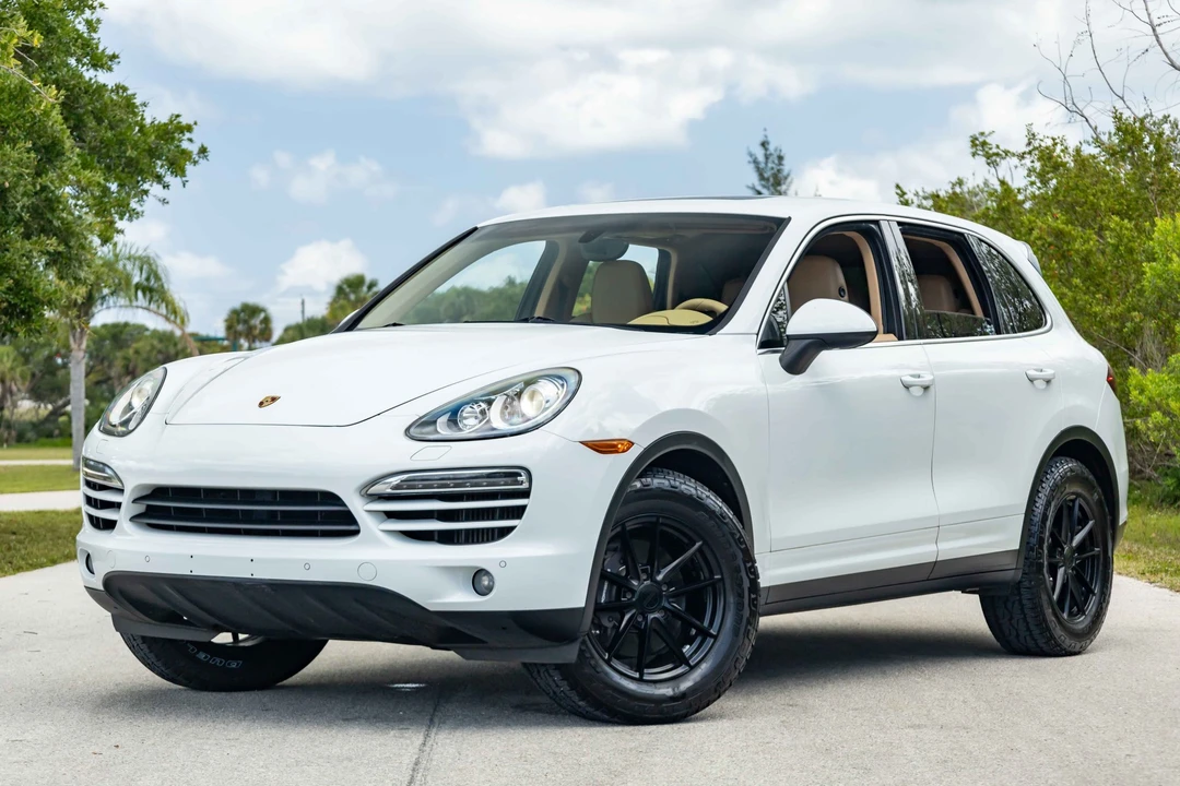 2013 Porsche 958 Cayenne Diesel - Image 2 of 31