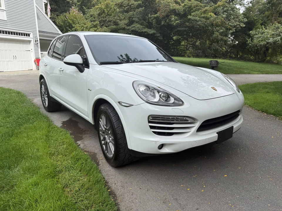 2013 Porsche 958 Cayenne Diesel - Image 2 of 31