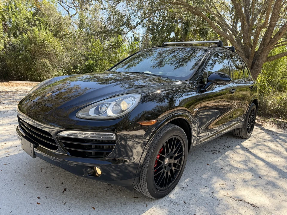 2013 Porsche 958 Cayenne Diesel - Image 2 of 31