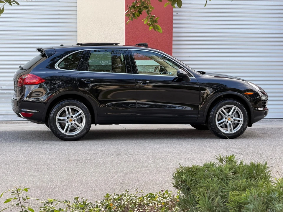 2013 Porsche 958 Cayenne Diesel - Image 18 of 31