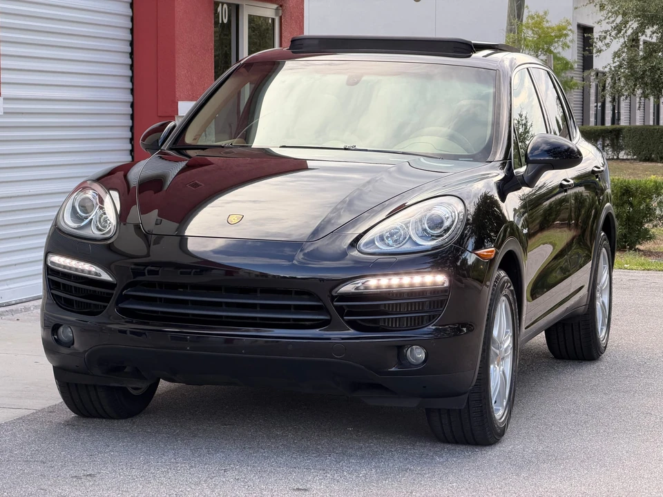 2013 Porsche 958 Cayenne Diesel - Image 2 of 31