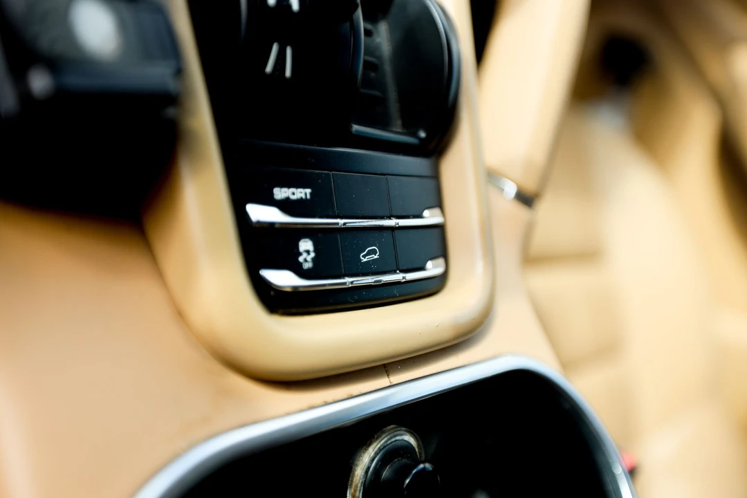 2013 Porsche 958 Cayenne Diesel - Image 28 of 31