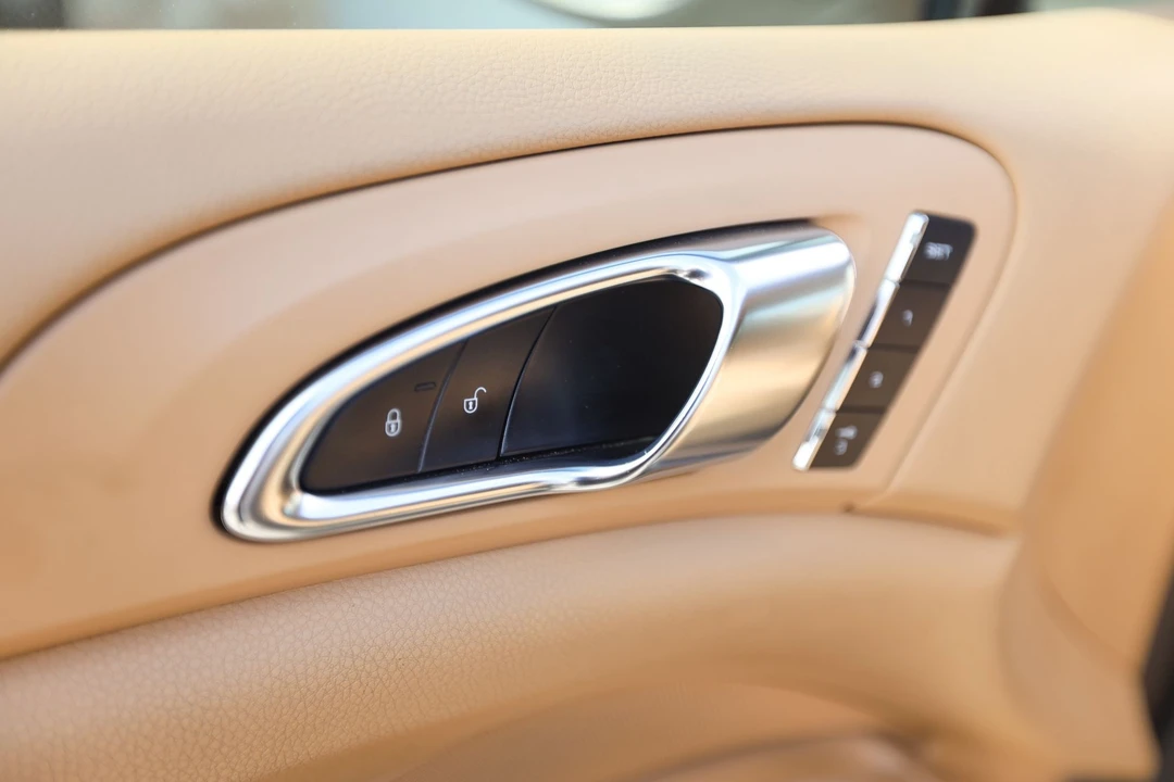 2013 Porsche 958 Cayenne Diesel - Image 25 of 31