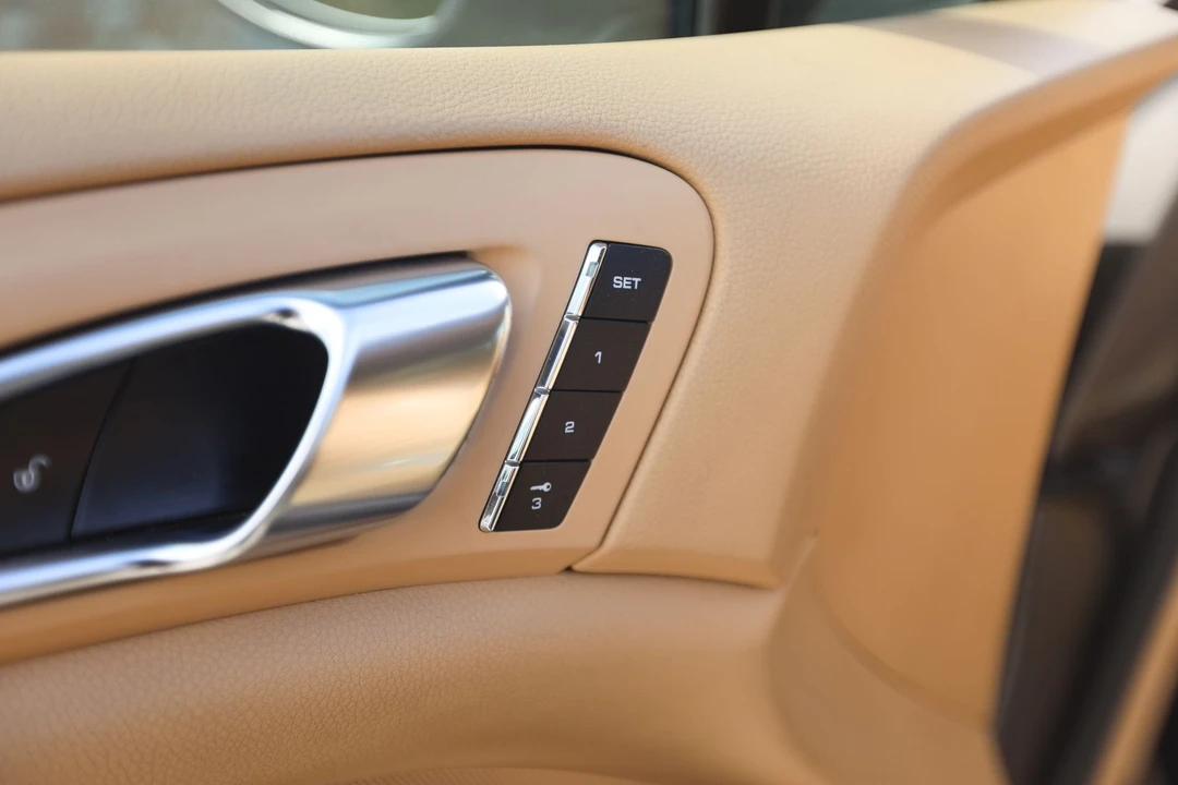 2013 Porsche 958 Cayenne Diesel - Image 24 of 31