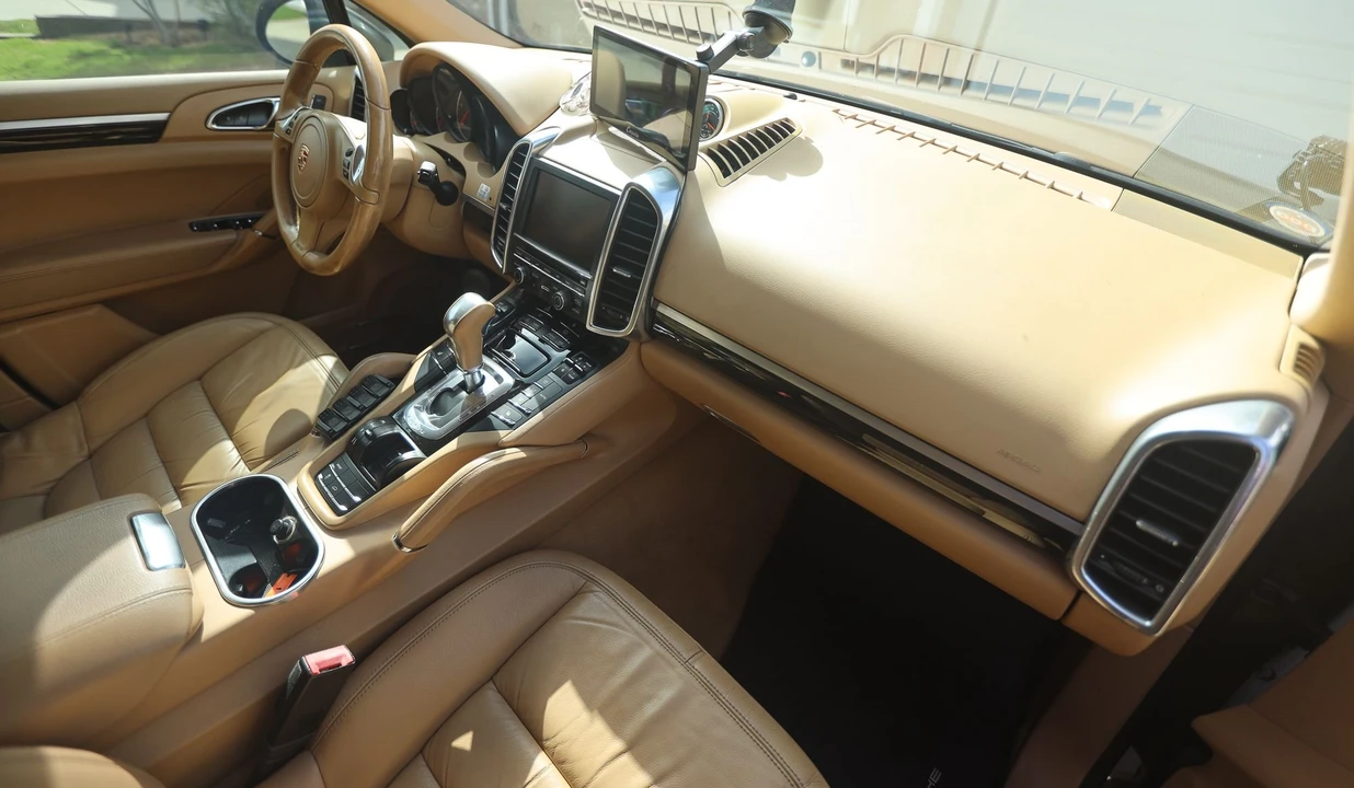 2013 Porsche 958 Cayenne Diesel - Image 19 of 31