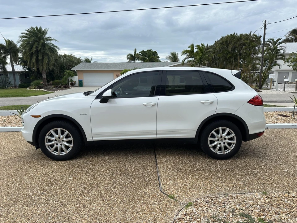 2013 Porsche 958 Cayenne Diesel - Image 4 of 31