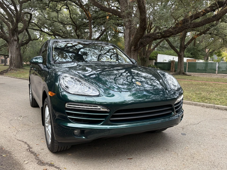 2013 Porsche 958 Cayenne Diesel - Image 2 of 31