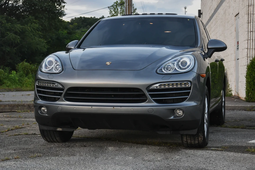 2013 Porsche 958 Cayenne Diesel - Image 2 of 6