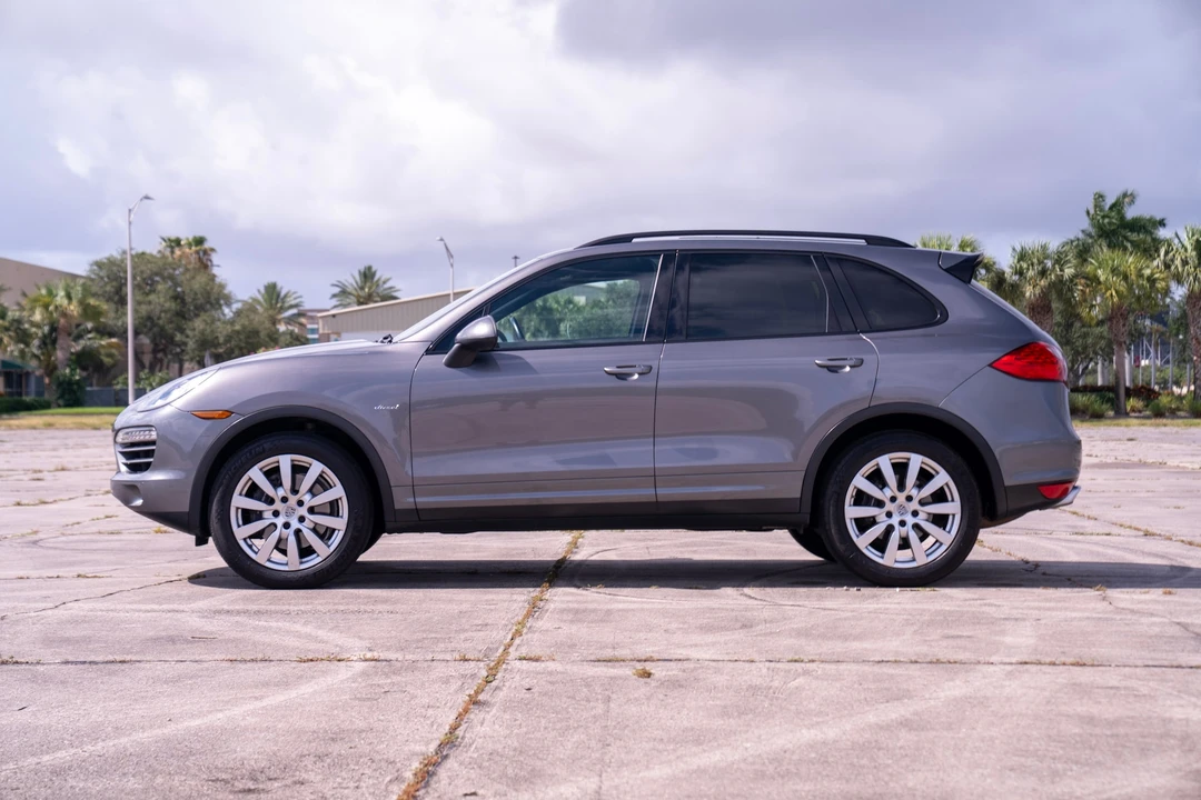 2013 Porsche 958 Cayenne Diesel - Image 3 of 31