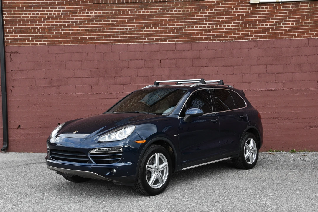 2013 Porsche 958 Cayenne Diesel - Image 2 of 31