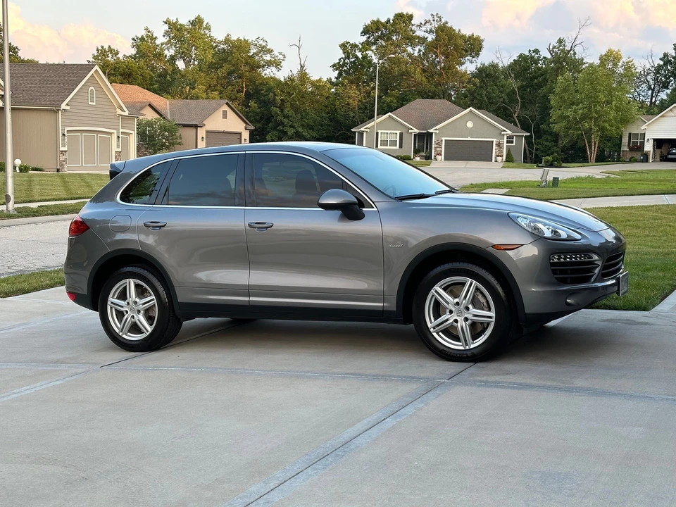 2013 Porsche 958 Cayenne Diesel - Image 2 of 22