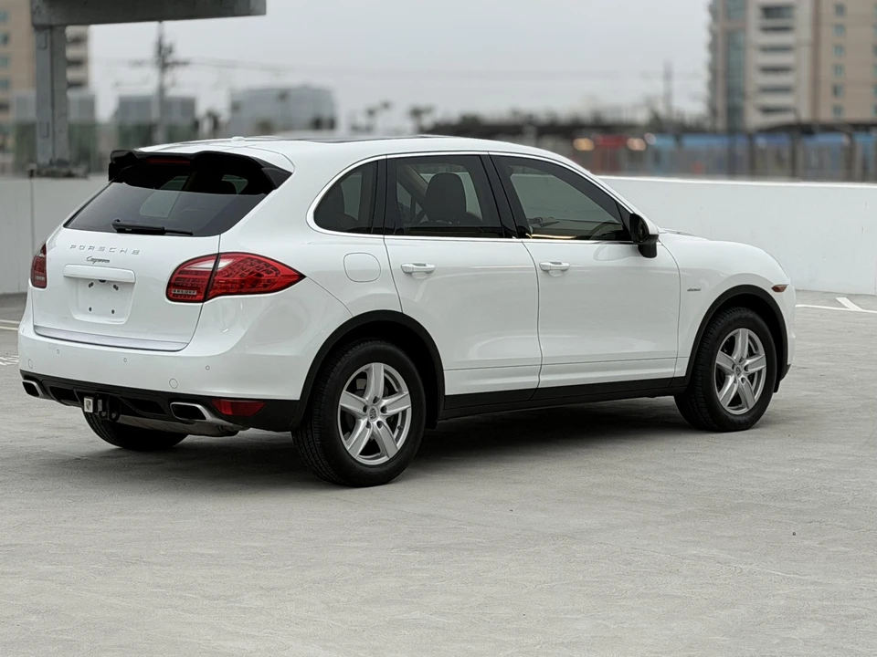2013 Porsche 958 Cayenne Diesel - Image 18 of 31