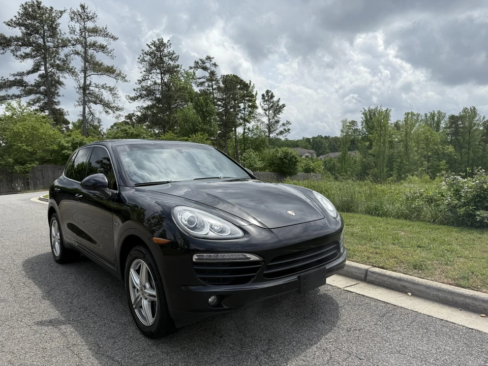 2013 Porsche 958 Cayenne Diesel - Image 2 of 31
