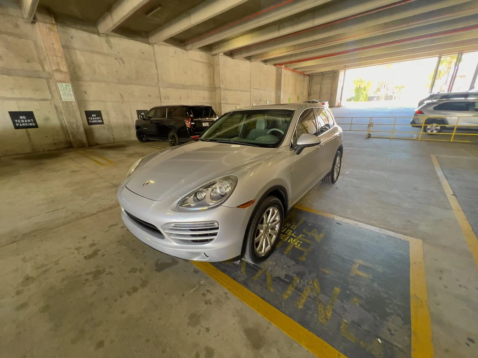 2013 Porsche 958 Cayenne Diesel - Image 18 of 31