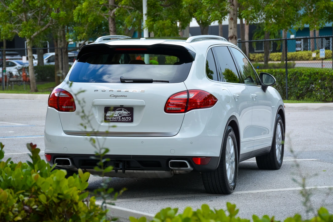 2013 Porsche 958 Cayenne Diesel - Image 8 of 31
