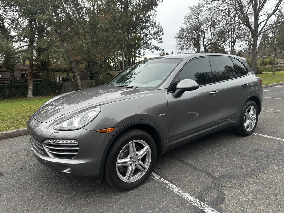 2013 Porsche 958 Cayenne Diesel - Image 2 of 31