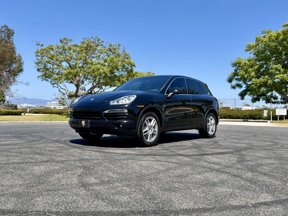 2013 Porsche 958 Cayenne Diesel - Image 2 of 31