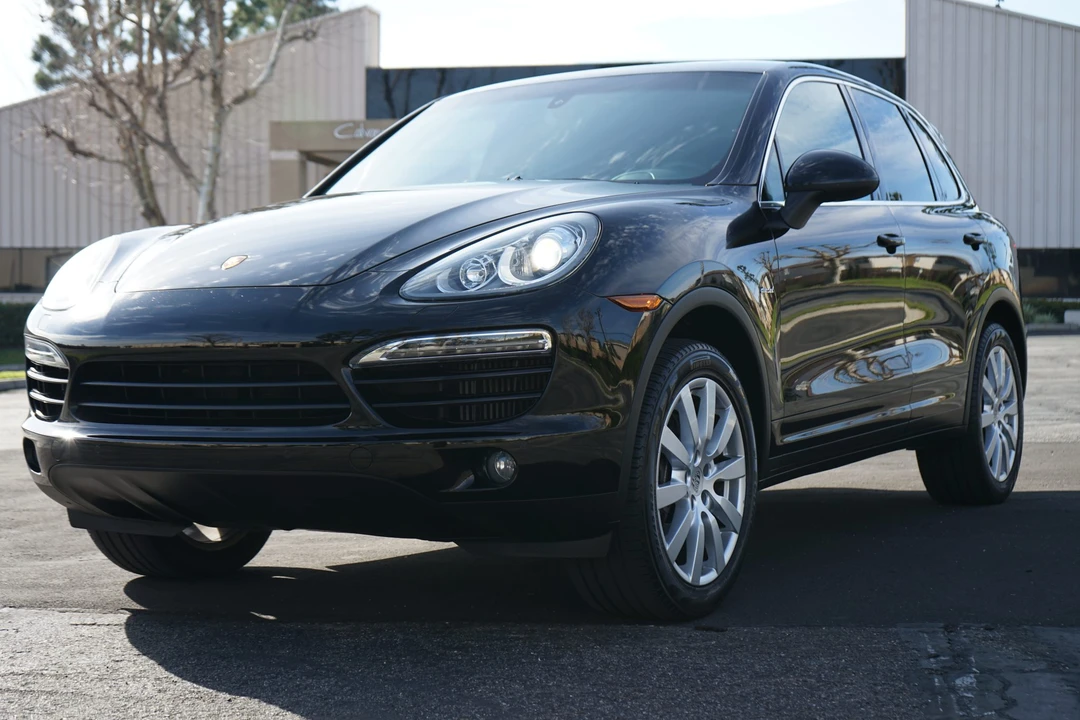 2013 Porsche 958 Cayenne Diesel - Image 2 of 31