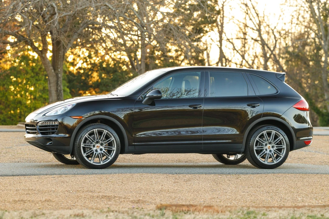 2013 Porsche 958 Cayenne Diesel - Image 2 of 31