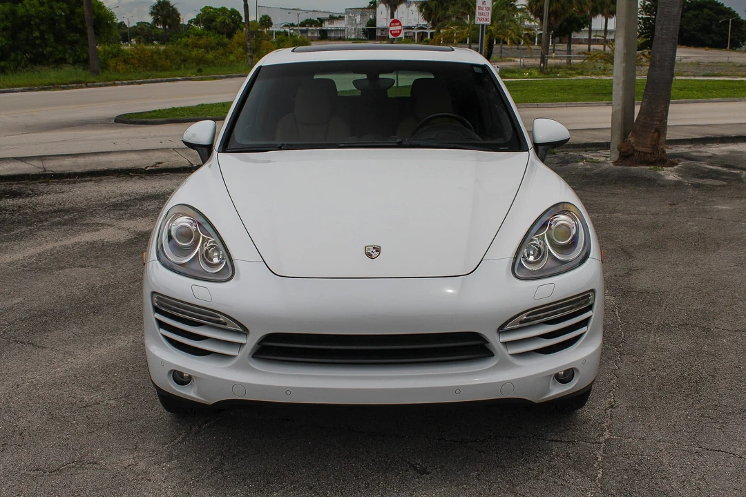 2013 Porsche 958 Cayenne Diesel - Image 2 of 31