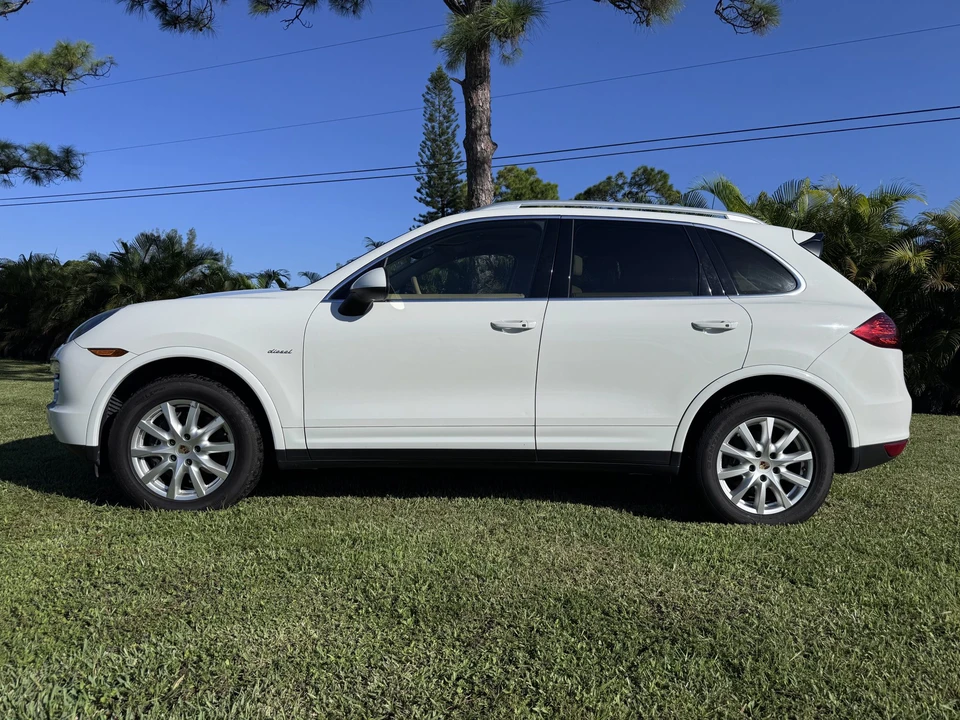 2013 Porsche 958 Cayenne Diesel - Image 8 of 31