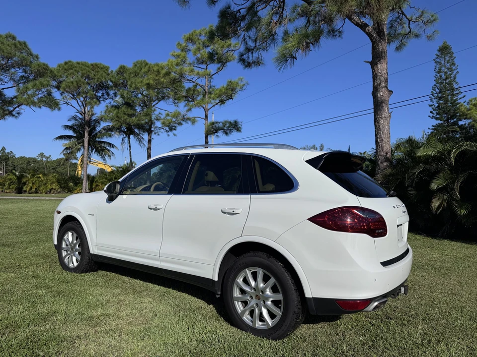 2013 Porsche 958 Cayenne Diesel - Image 11 of 31