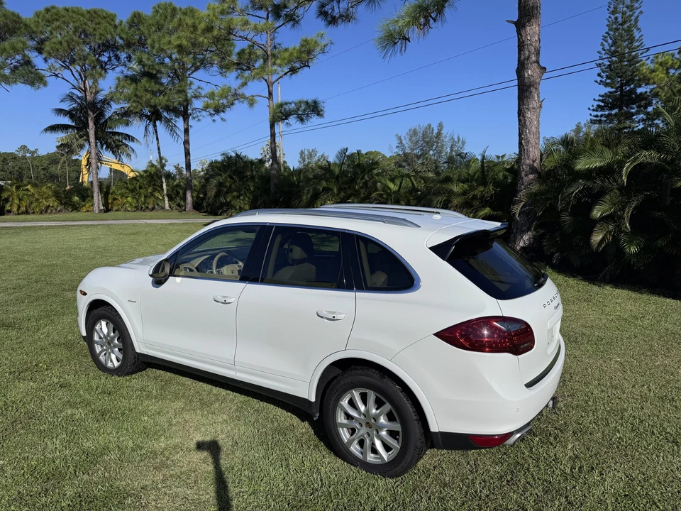 2013 Porsche 958 Cayenne Diesel - Image 10 of 31