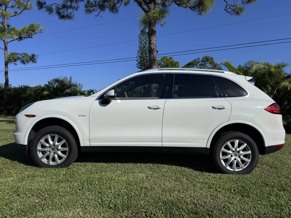 2013 Porsche 958 Cayenne Diesel - Image 7 of 31