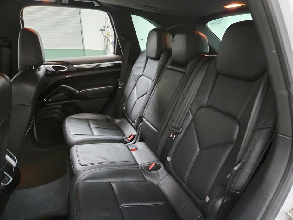 2013 Porsche 958 Cayenne Diesel - Image 25 of 31