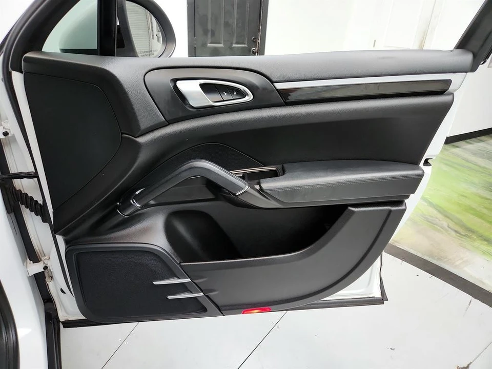 2013 Porsche 958 Cayenne Diesel - Image 29 of 31