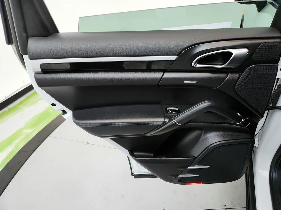 2013 Porsche 958 Cayenne Diesel - Image 26 of 31