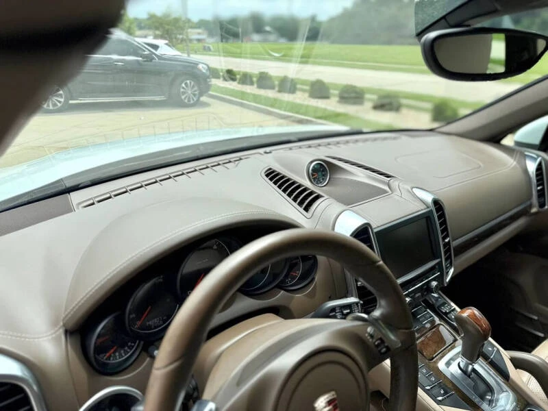 2013 Porsche 958 Cayenne Diesel - Image 19 of 23