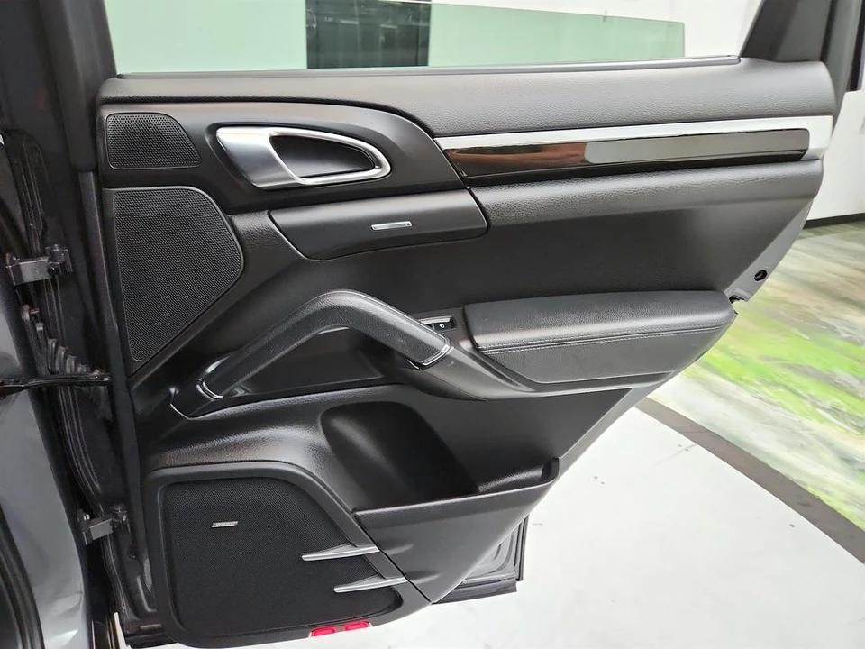 2013 Porsche 958 Cayenne Diesel - Image 30 of 31