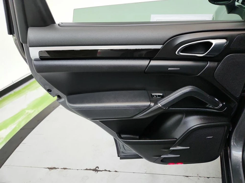 2013 Porsche 958 Cayenne Diesel - Image 26 of 31
