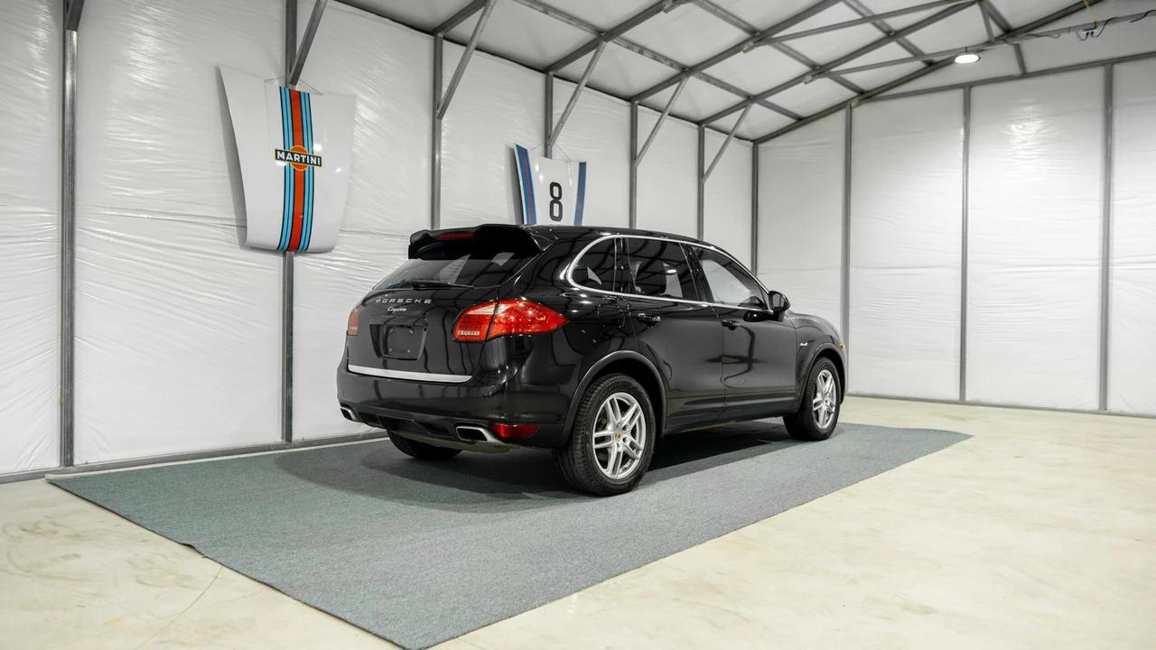 2013 Porsche 958 Cayenne Diesel - Image 16 of 31