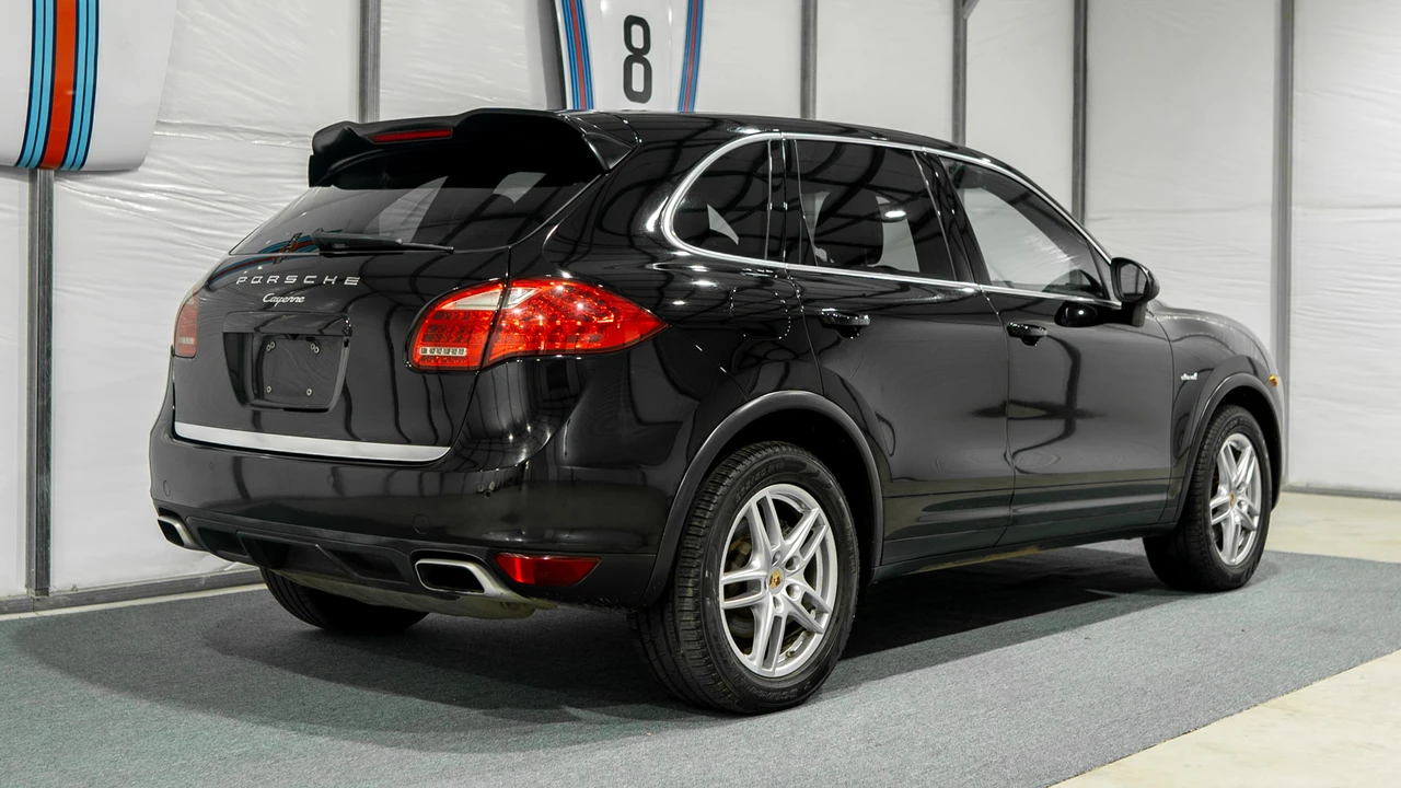 2013 Porsche 958 Cayenne Diesel - Image 17 of 31