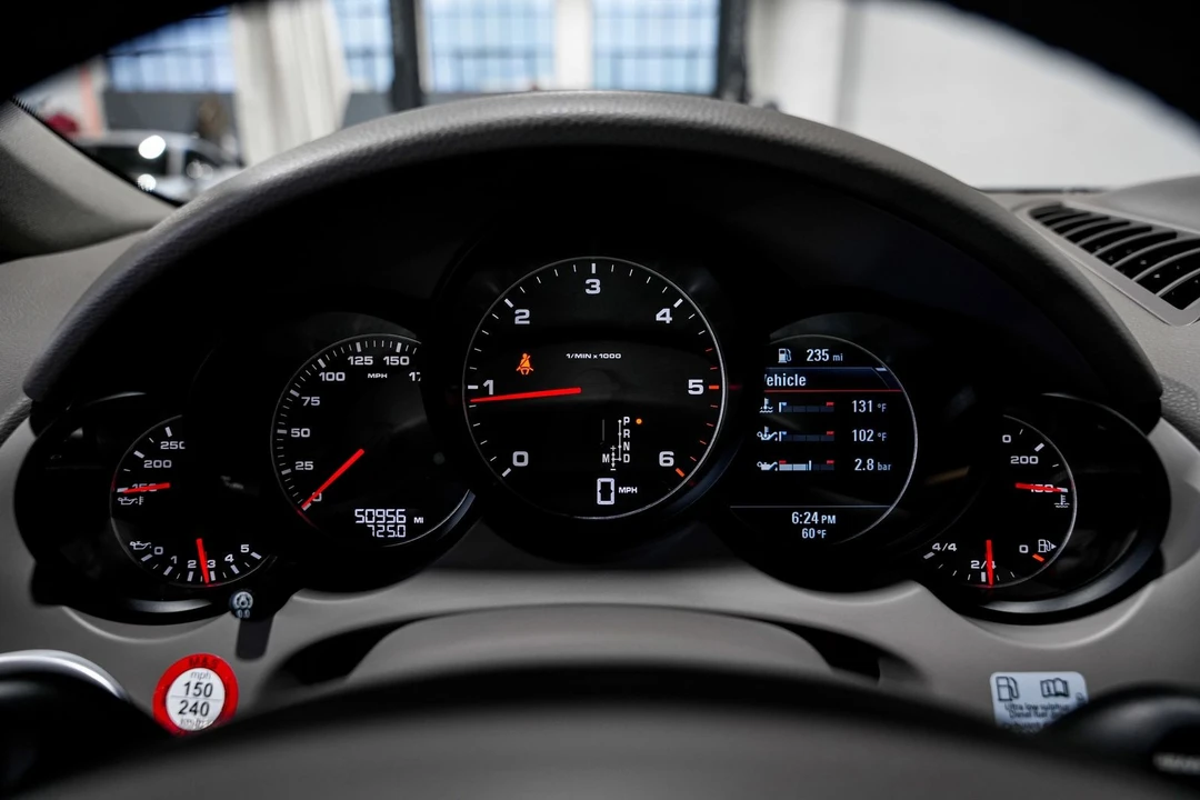 2013 Porsche 958 Cayenne Diesel - Image 11 of 31