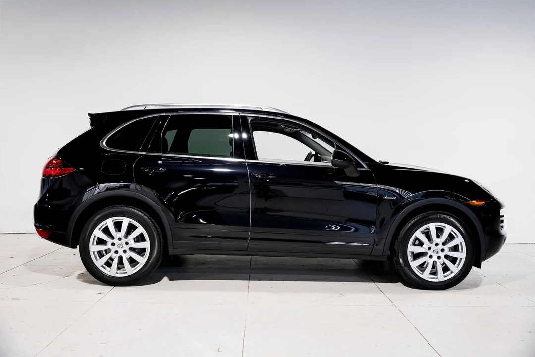 2013 Porsche 958 Cayenne Diesel - Image 2 of 31