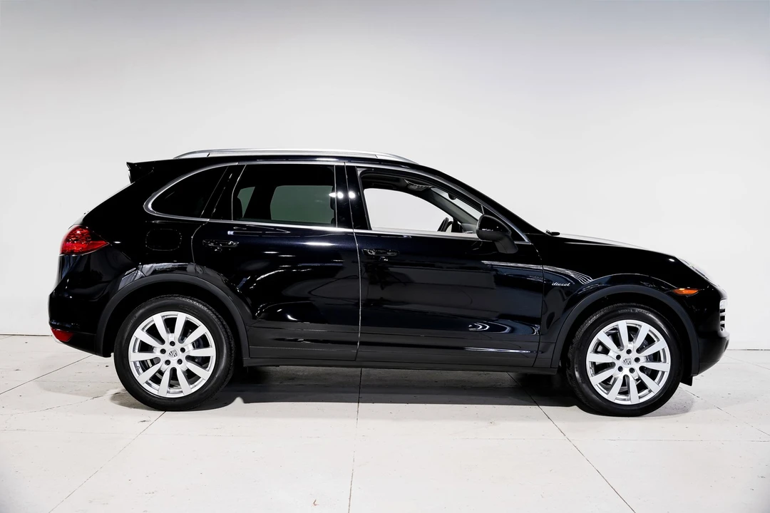 2013 Porsche 958 Cayenne Diesel - Image 2 of 12