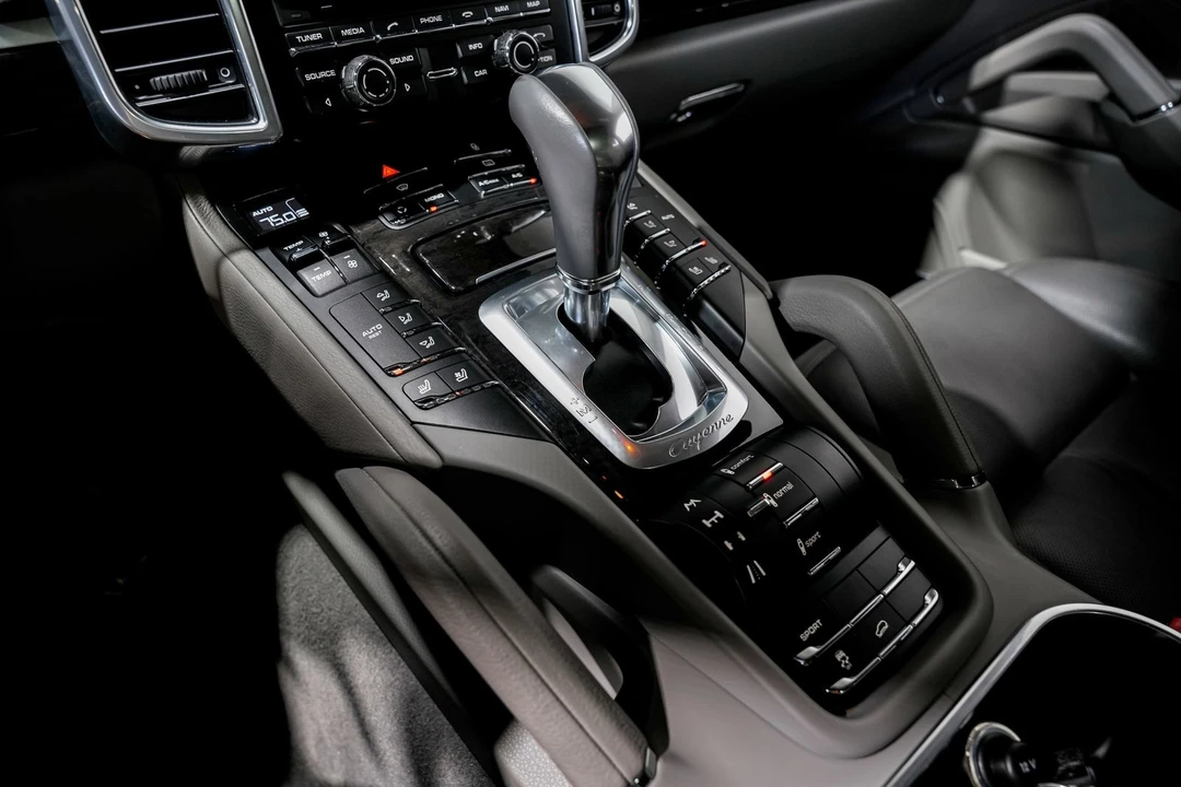 2013 Porsche 958 Cayenne Diesel - Image 14 of 31