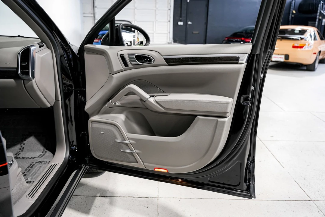 2013 Porsche 958 Cayenne Diesel - Image 23 of 31