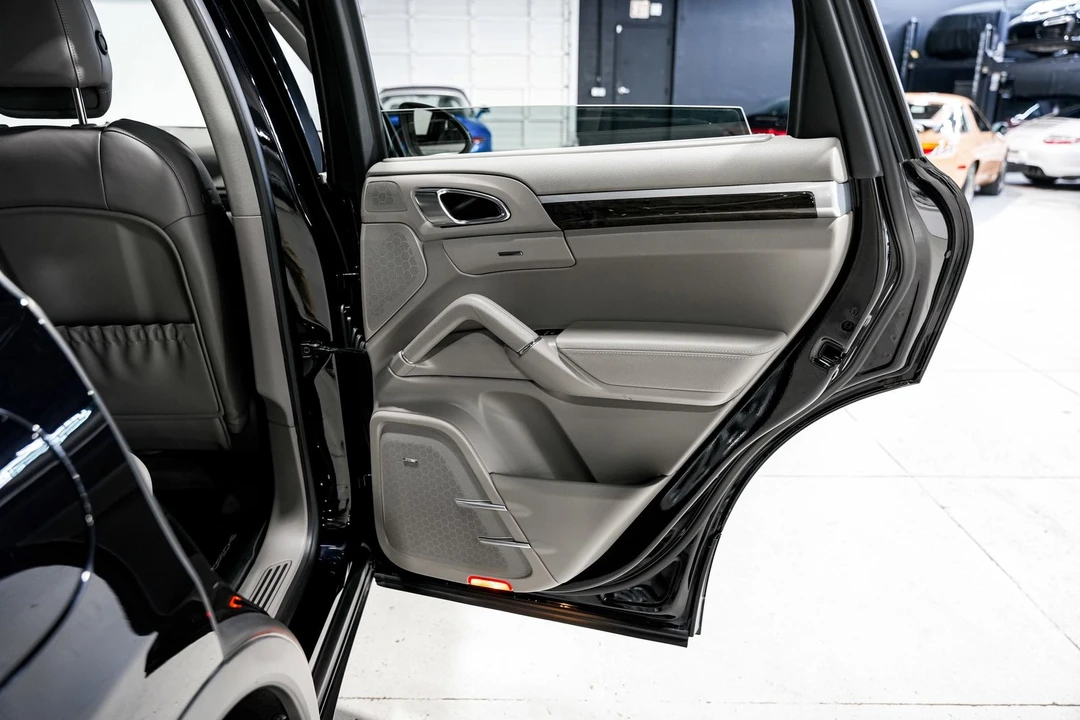 2013 Porsche 958 Cayenne Diesel - Image 28 of 31