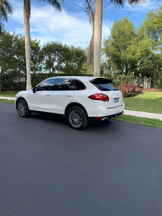 2013 Porsche 958 Cayenne Diesel - Image 4 of 15