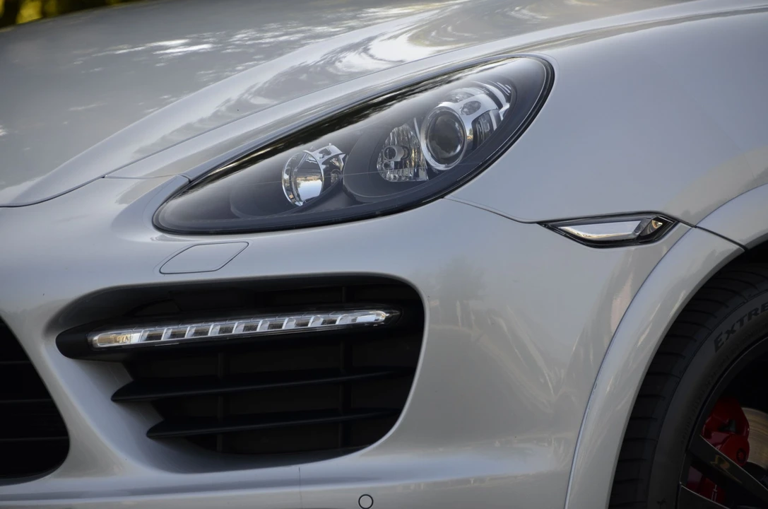 2013 Porsche 958 Cayenne GTS - Image 4 of 21
