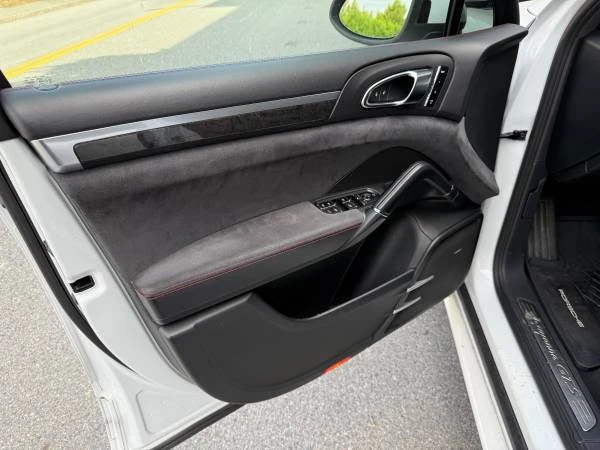2013 Porsche 958 Cayenne GTS - Image 18 of 21