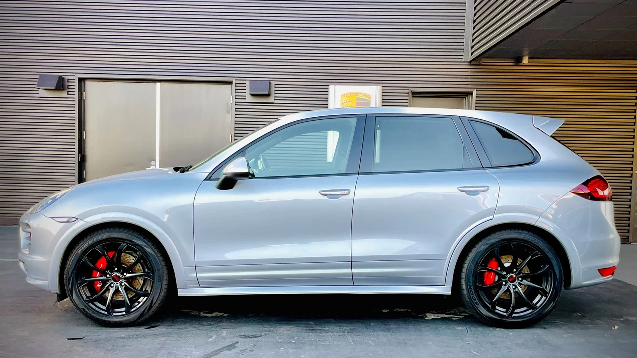 2013 Porsche 958 Cayenne GTS - Image 3 of 8