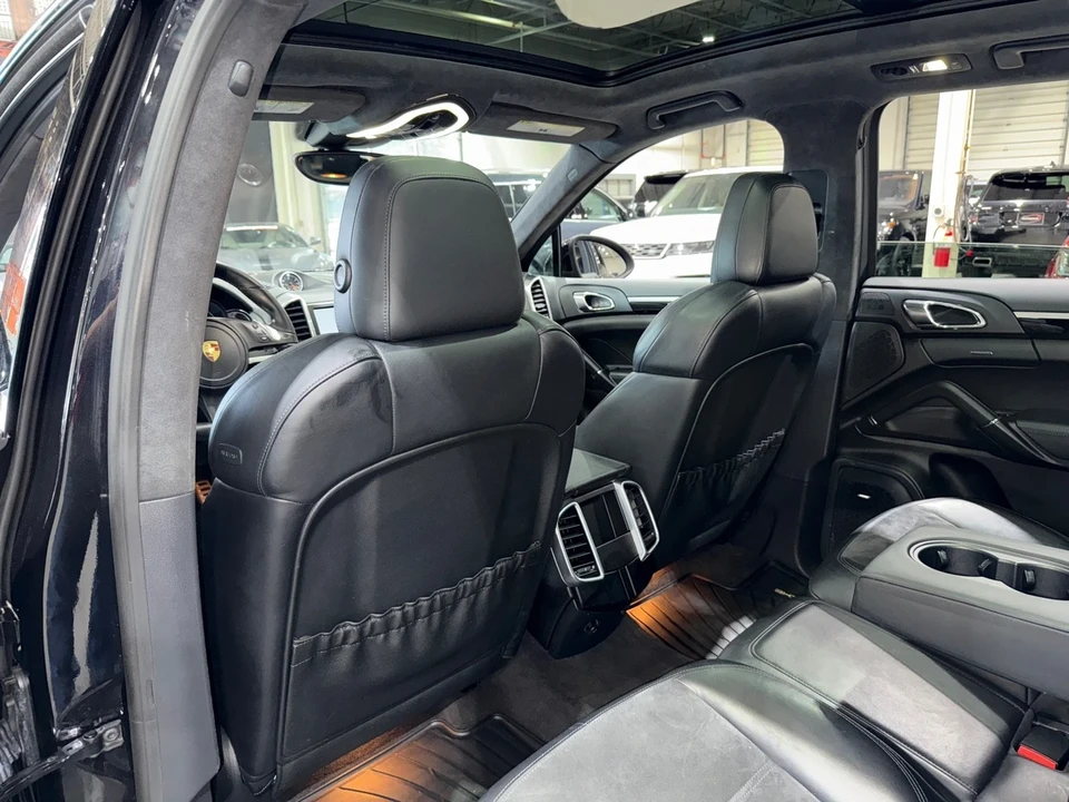 2013 Porsche 958 Cayenne GTS - Image 10 of 12