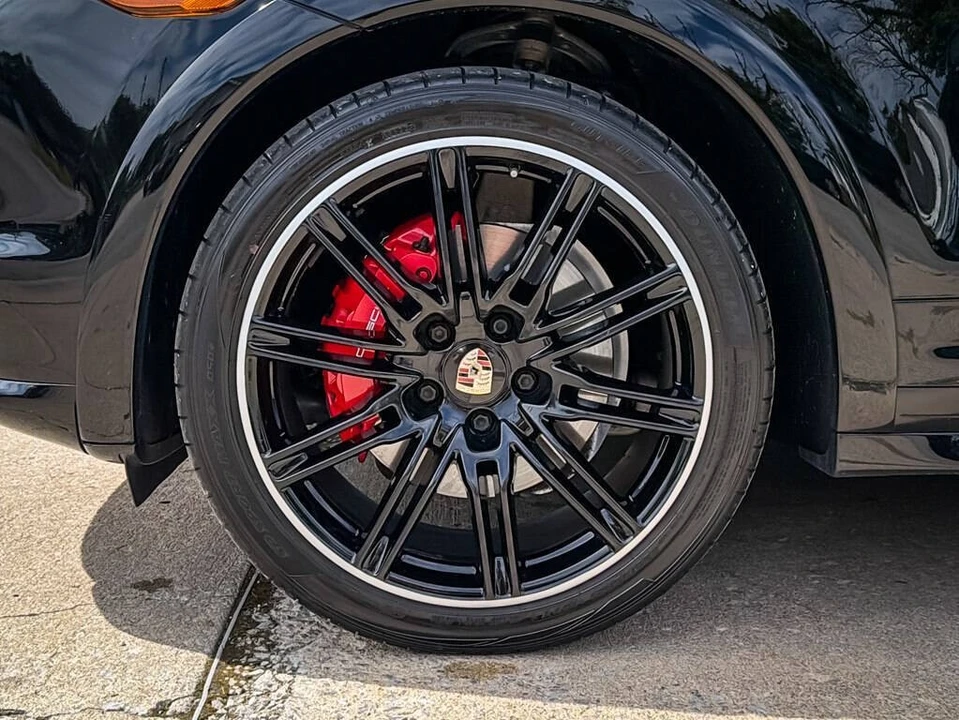 2013 Porsche 958 Cayenne GTS - Image 7 of 31