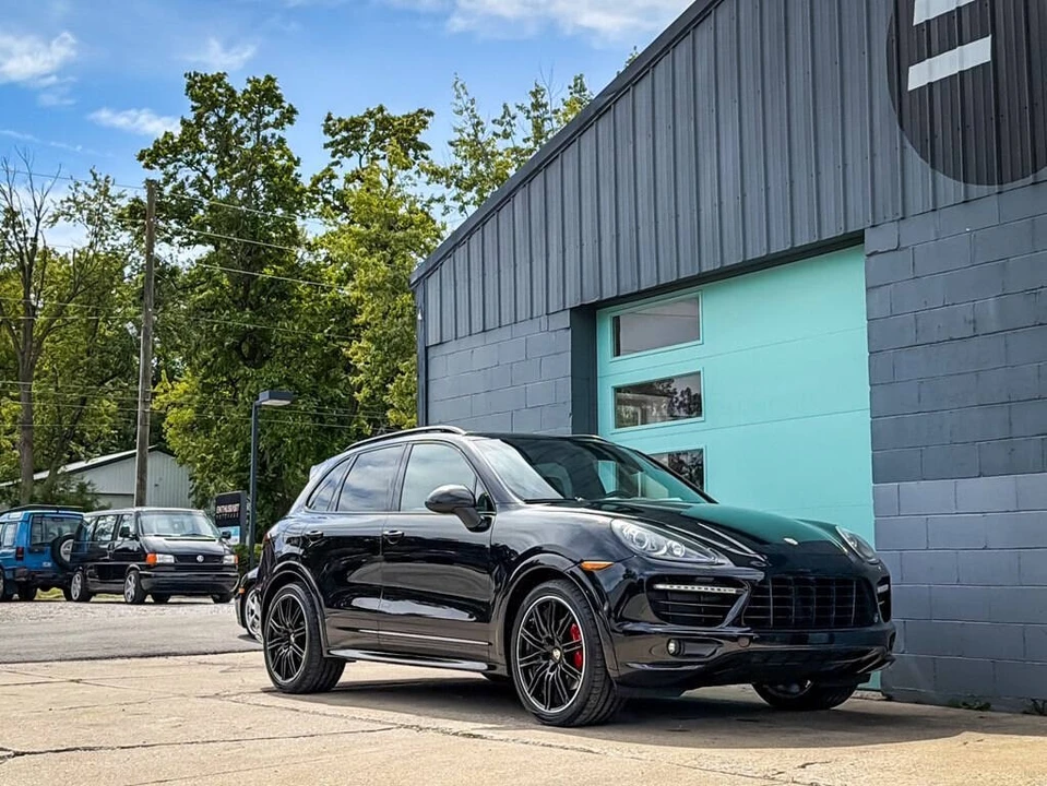 2013 Porsche 958 Cayenne GTS - Image 11 of 31
