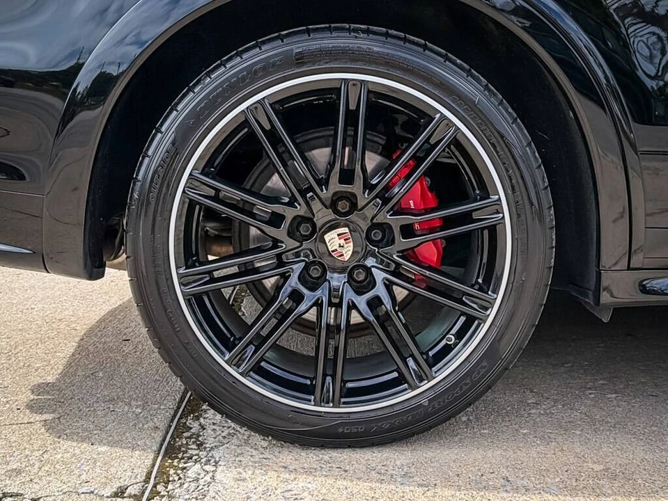2013 Porsche 958 Cayenne GTS - Image 14 of 31
